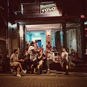  Хостел Yolo